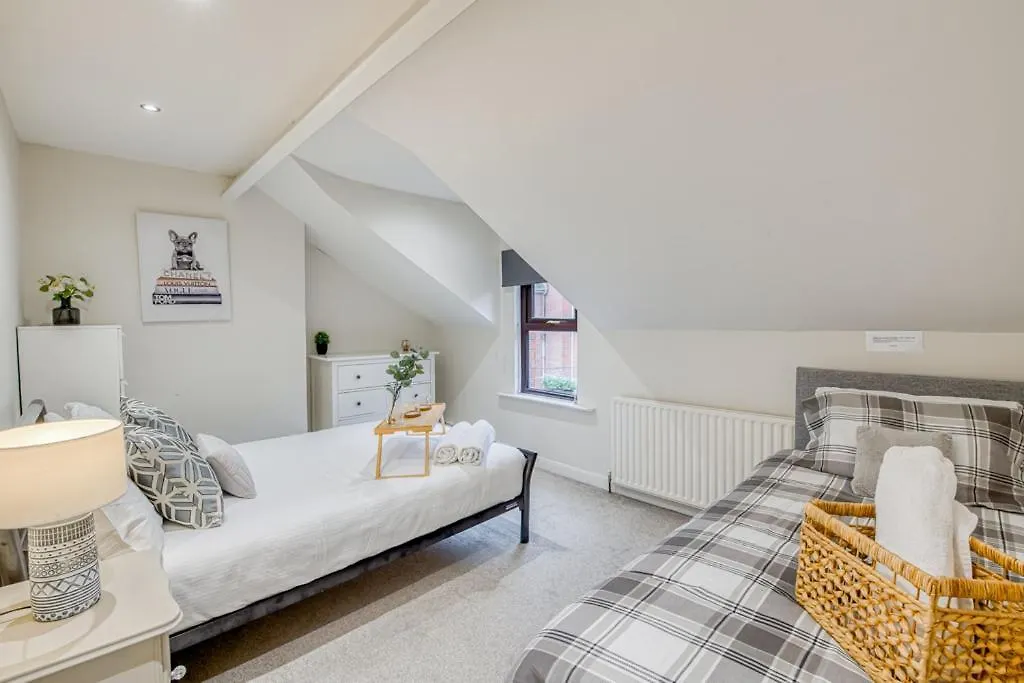 בית נופש בלפסט Charming City Home, Beside The Serene Ormeau Park