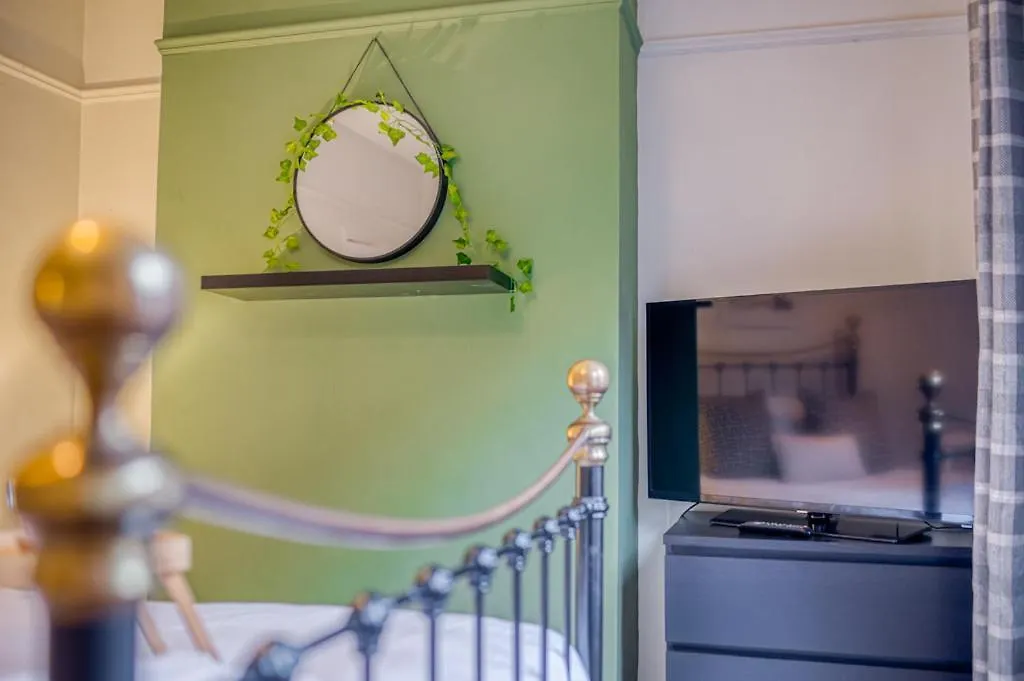 בלפסט Charming City Home, Beside The Serene Ormeau Park 0*,  בריטניה